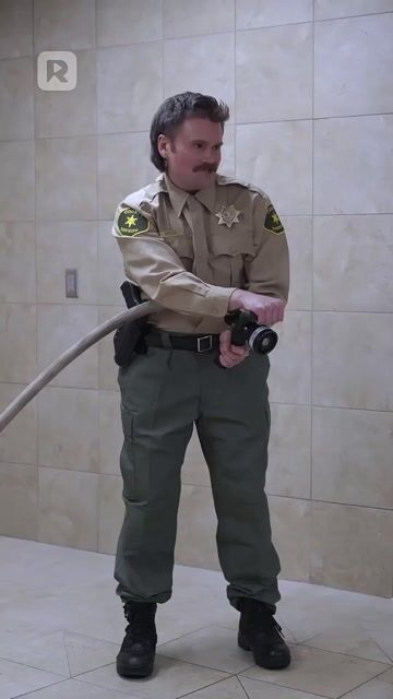 Stop! This Beggar Is an American Hero! episode 5