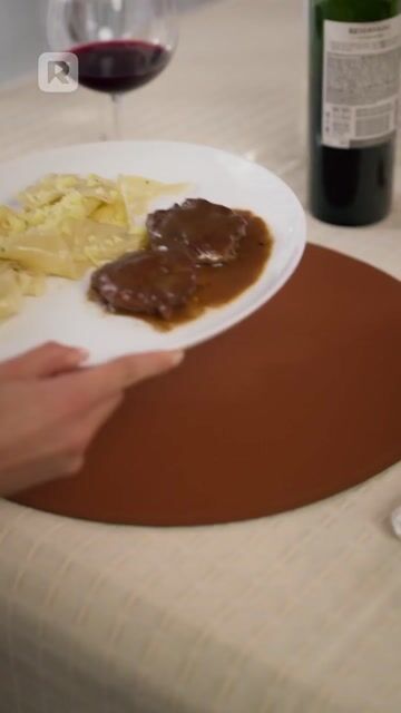 A Vida Dupla Da Herdeira Bilionária episódio 1